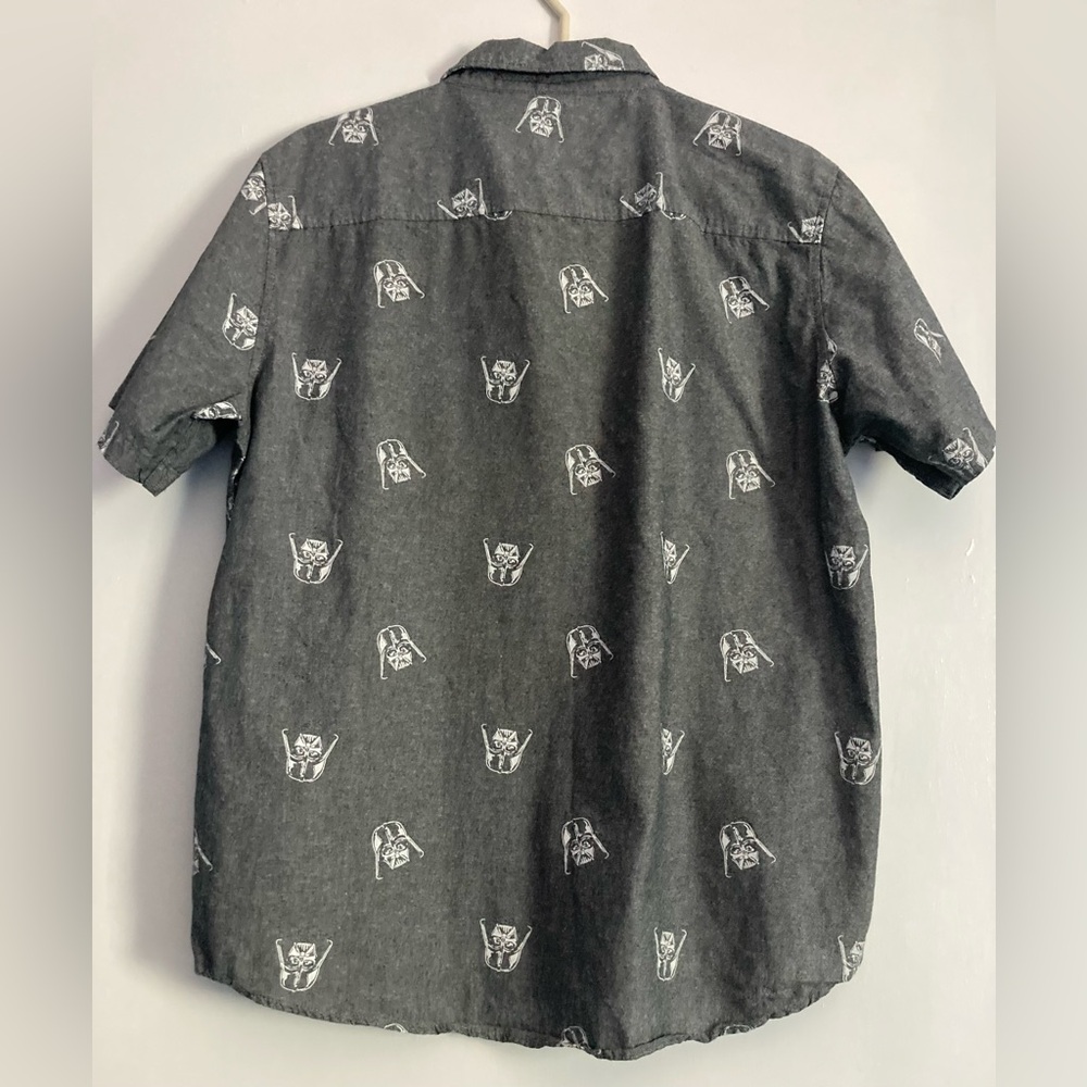 Men's Gray Graphic Button-Up Shirt - Picture 2 of 9